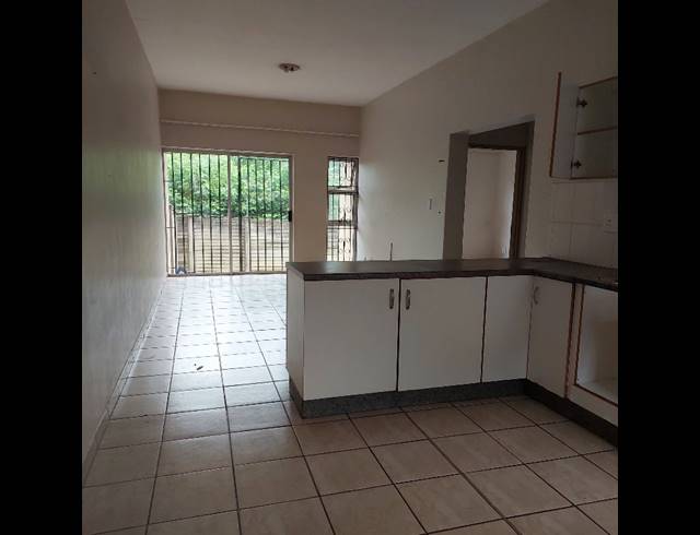 2 BEDROOM FLAT FOR SALE IN EMPANGENI CENTRAL